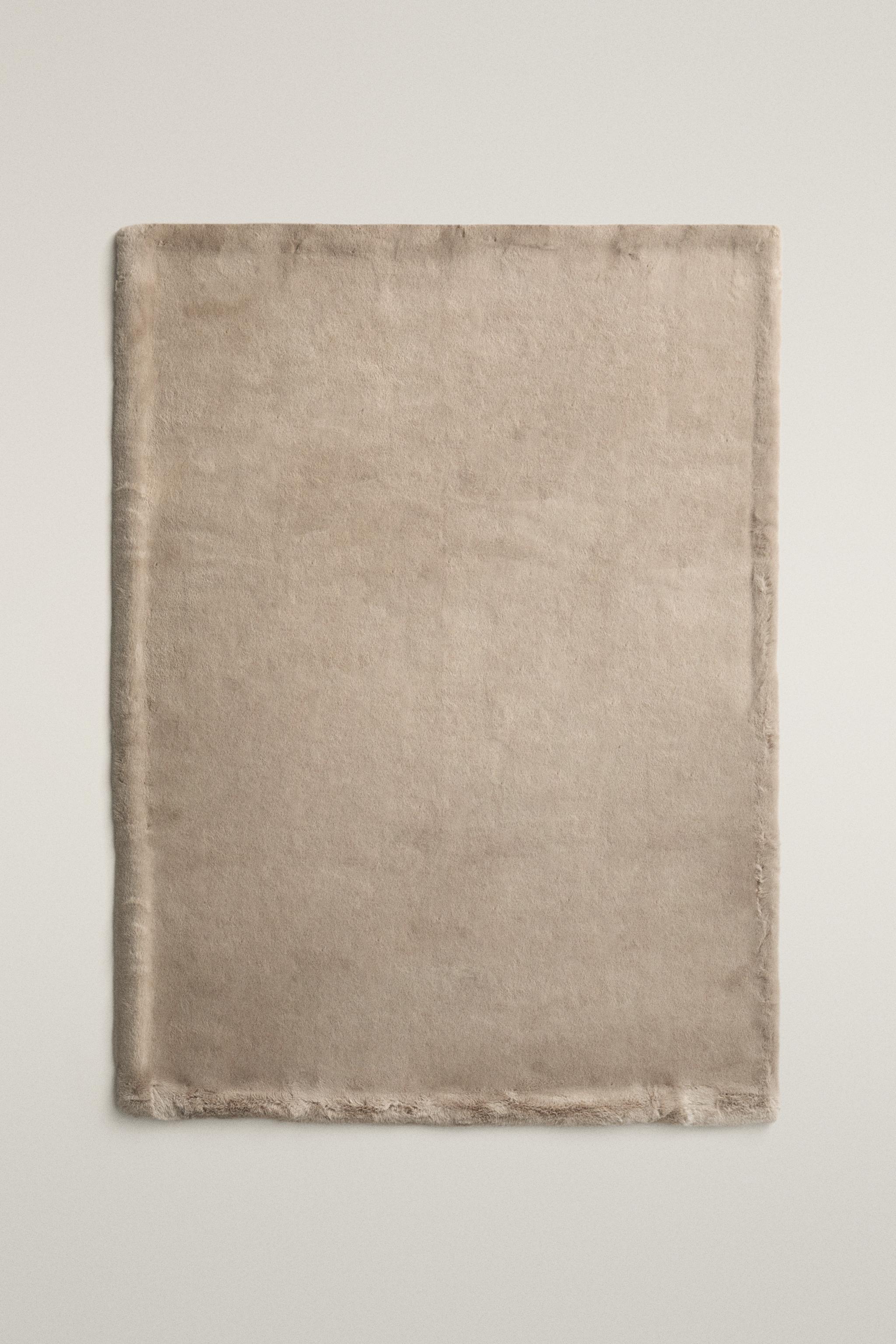COUVERTURE FOURRURE